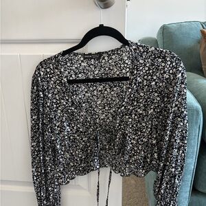 SHEIN Black White Floral Tie-Front Crop Blouse